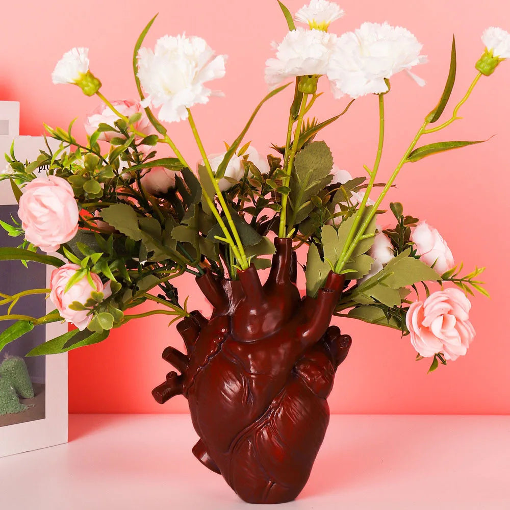 Creative Heart-Shaped Heart Vase Vases For Flowers Sculpture Customized Vase Heart-Shaped Art Resin Vase Desktop Home Decoration